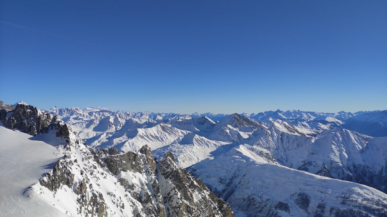 Rent your luxury car in Courmayeur with IS Luxury Car Rent