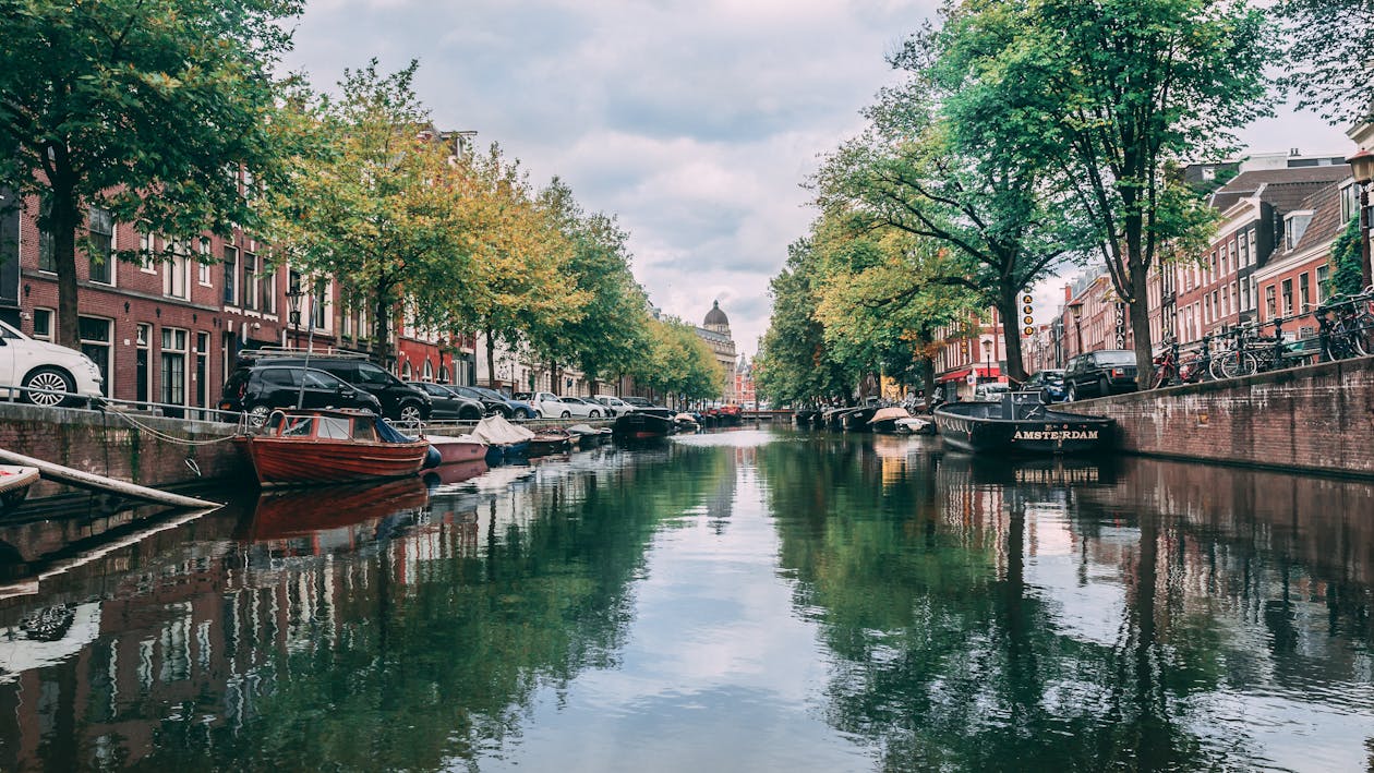 Rent your luxury car in Amsterdam with IS Luxury Car Rent