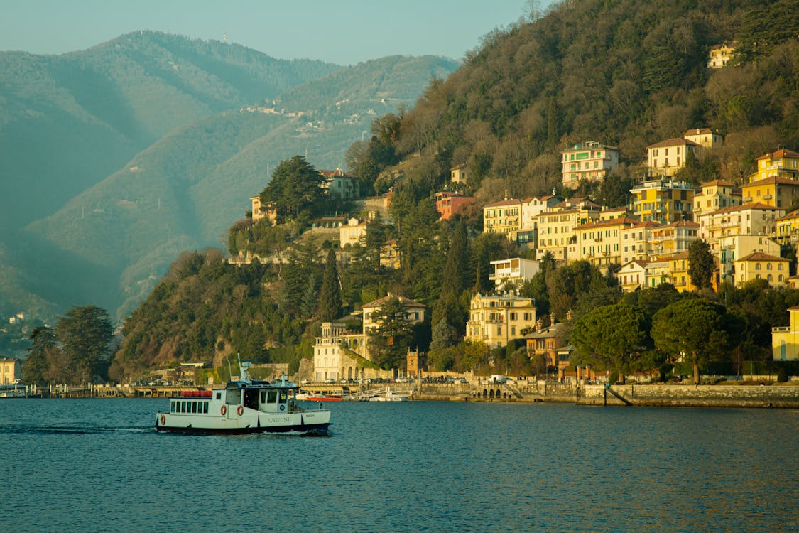 Rent your luxury car in Bellagio with IS Luxury Car Rent