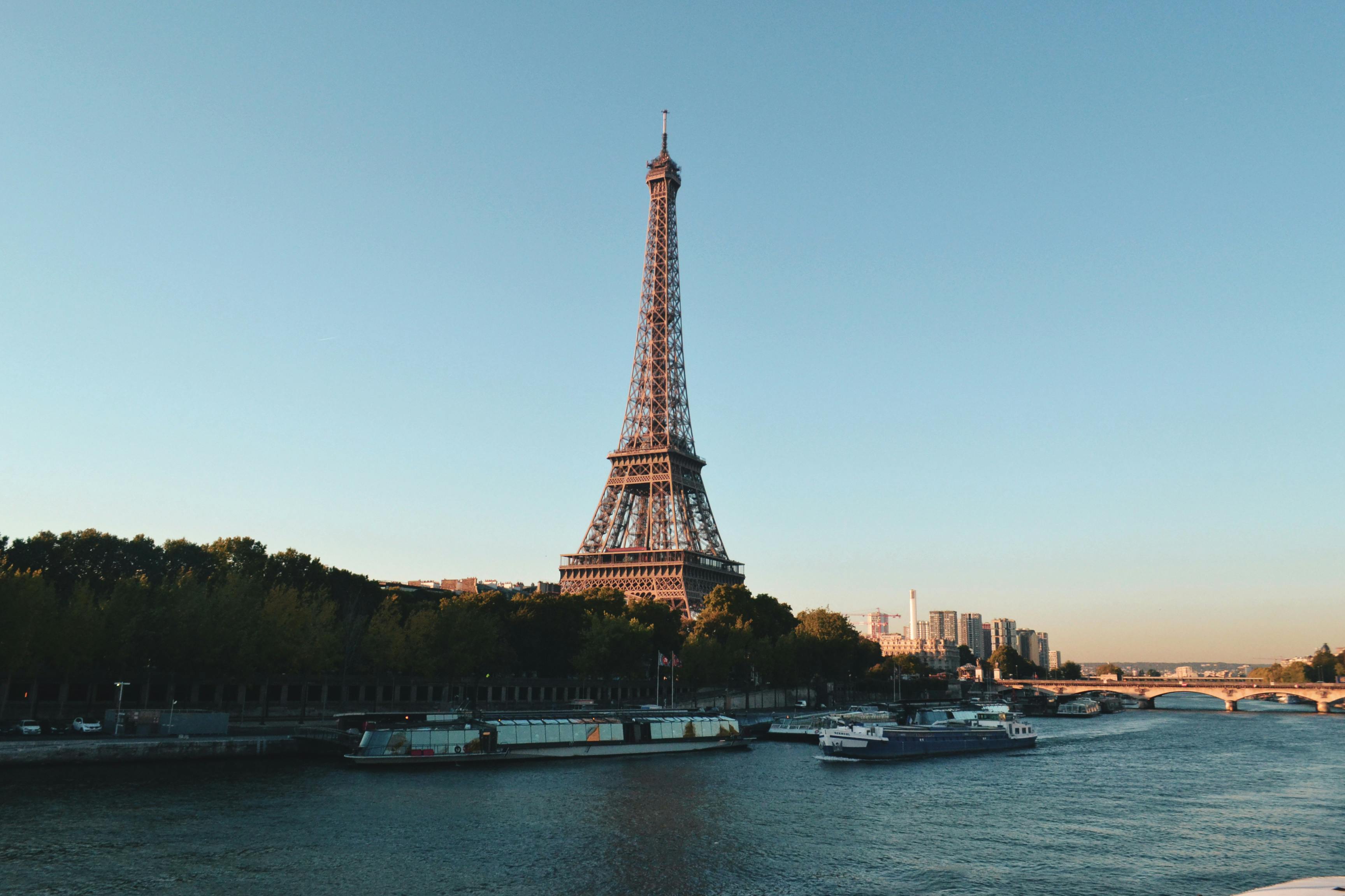 Rent your luxury car in Paris with IS Luxury Car Rent