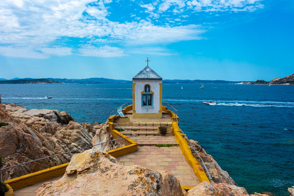 Rent your luxury car in Porto Cervo with IS Luxury Car Rent